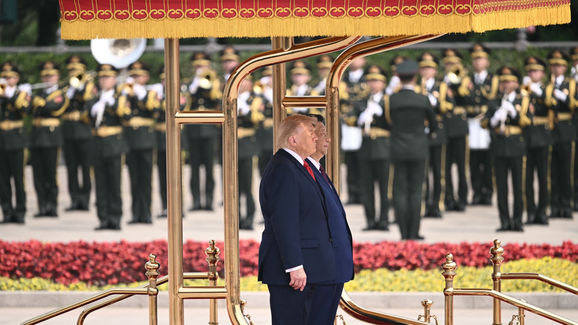 Trump, Xi begin summit in first U.S. presidential trip to Beijing in nearly a decade