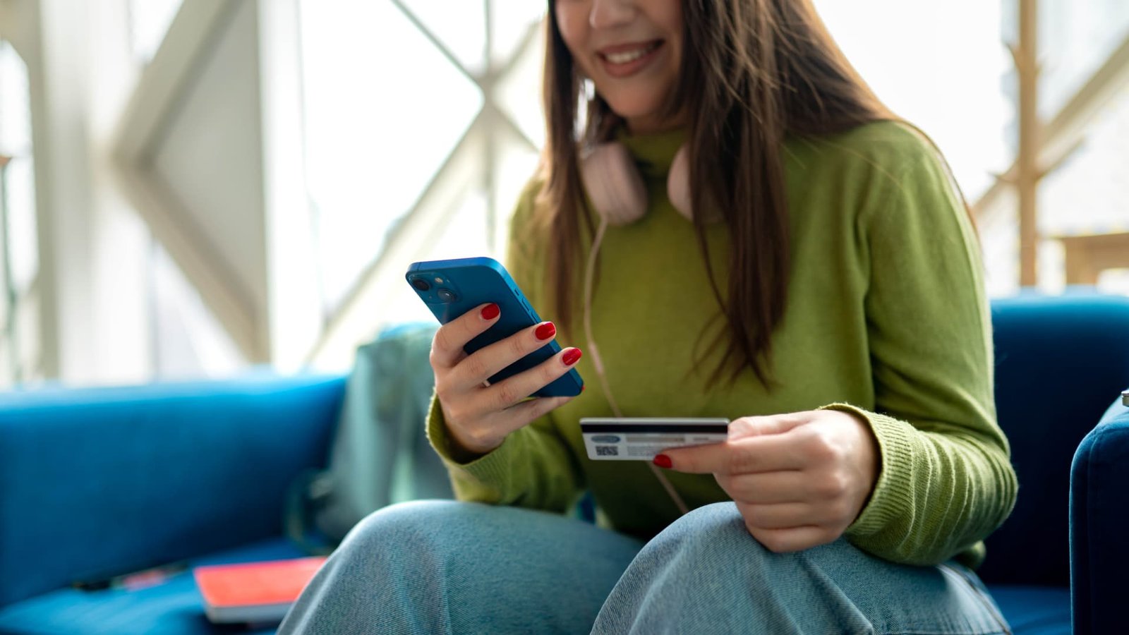 CNBC Points Pro: Is a credit card with bonus categories or flat-rate rewards better?