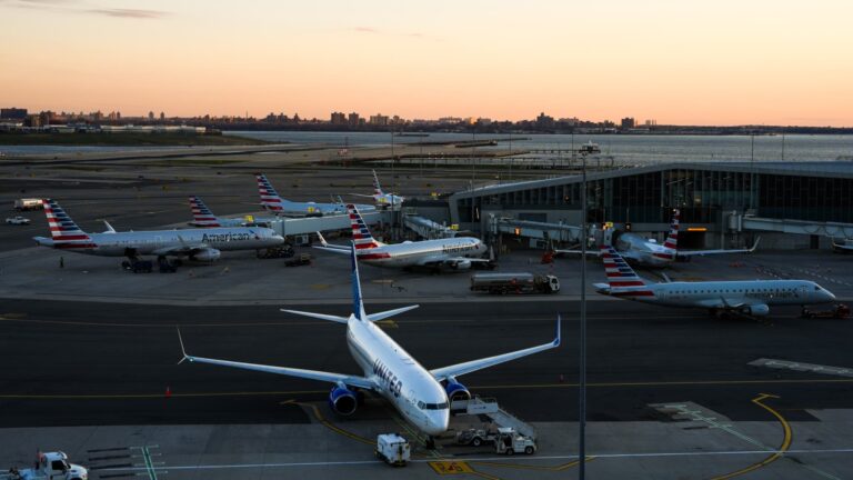 Sinkhole shuts runway at LaGuardia Airport, delaying flights, Port Authority warns