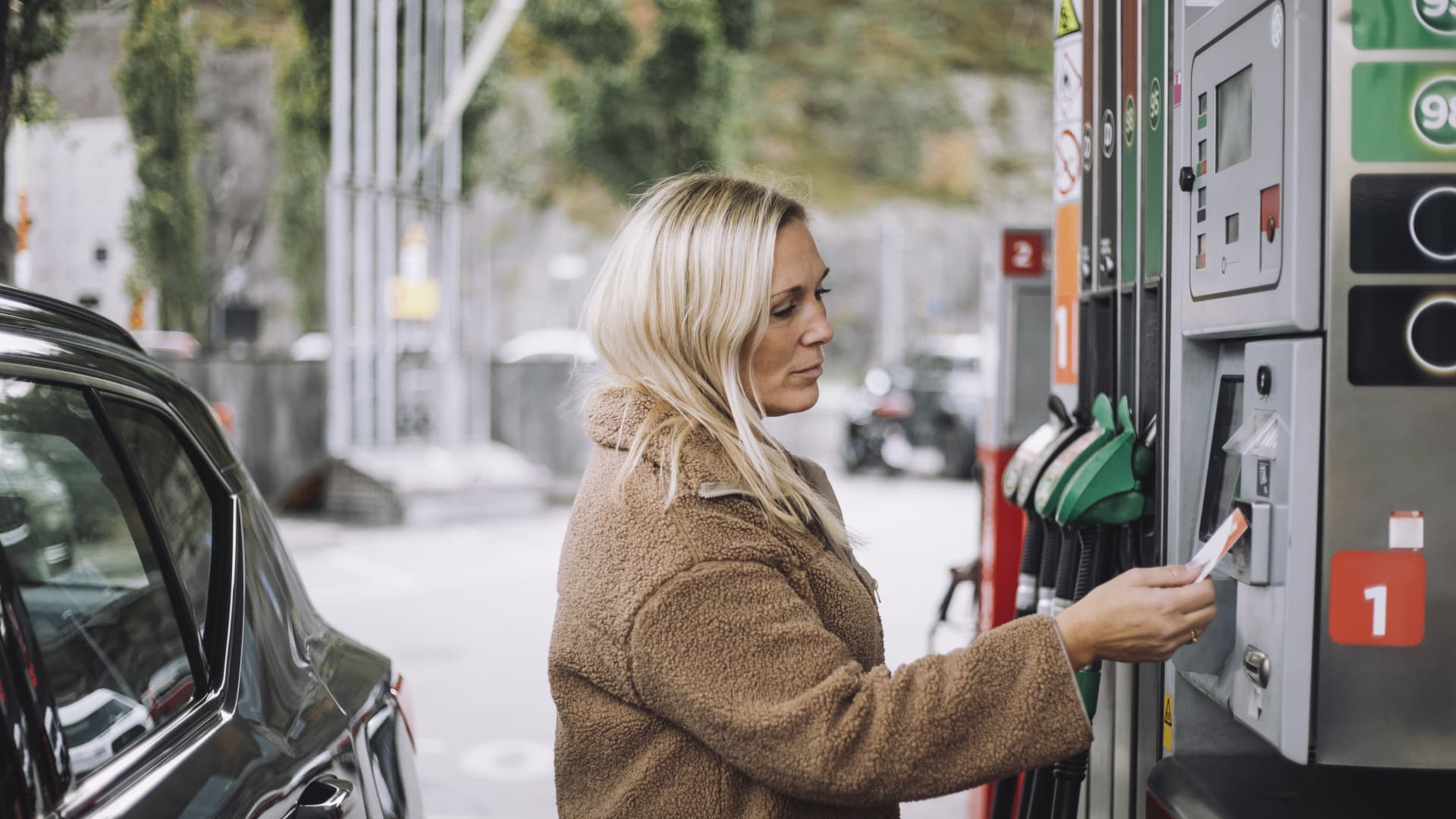 Now is the best time to open a gas credit card: Earn up to 15 cents off per gallon or 3X rewards on fuel