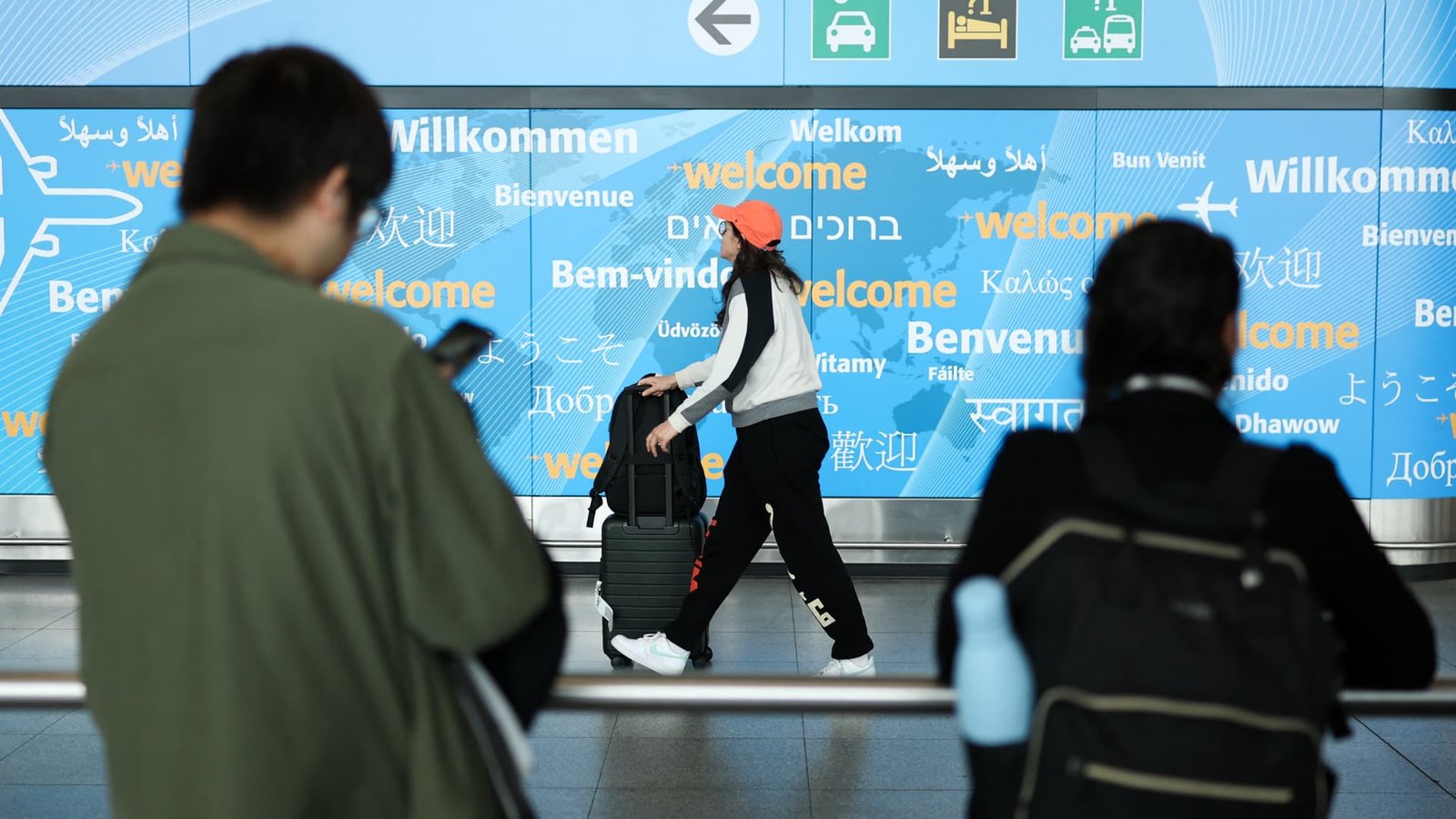 Airlines, hotels warn against Trump admin threat to international flights to 'sanctuary cities'