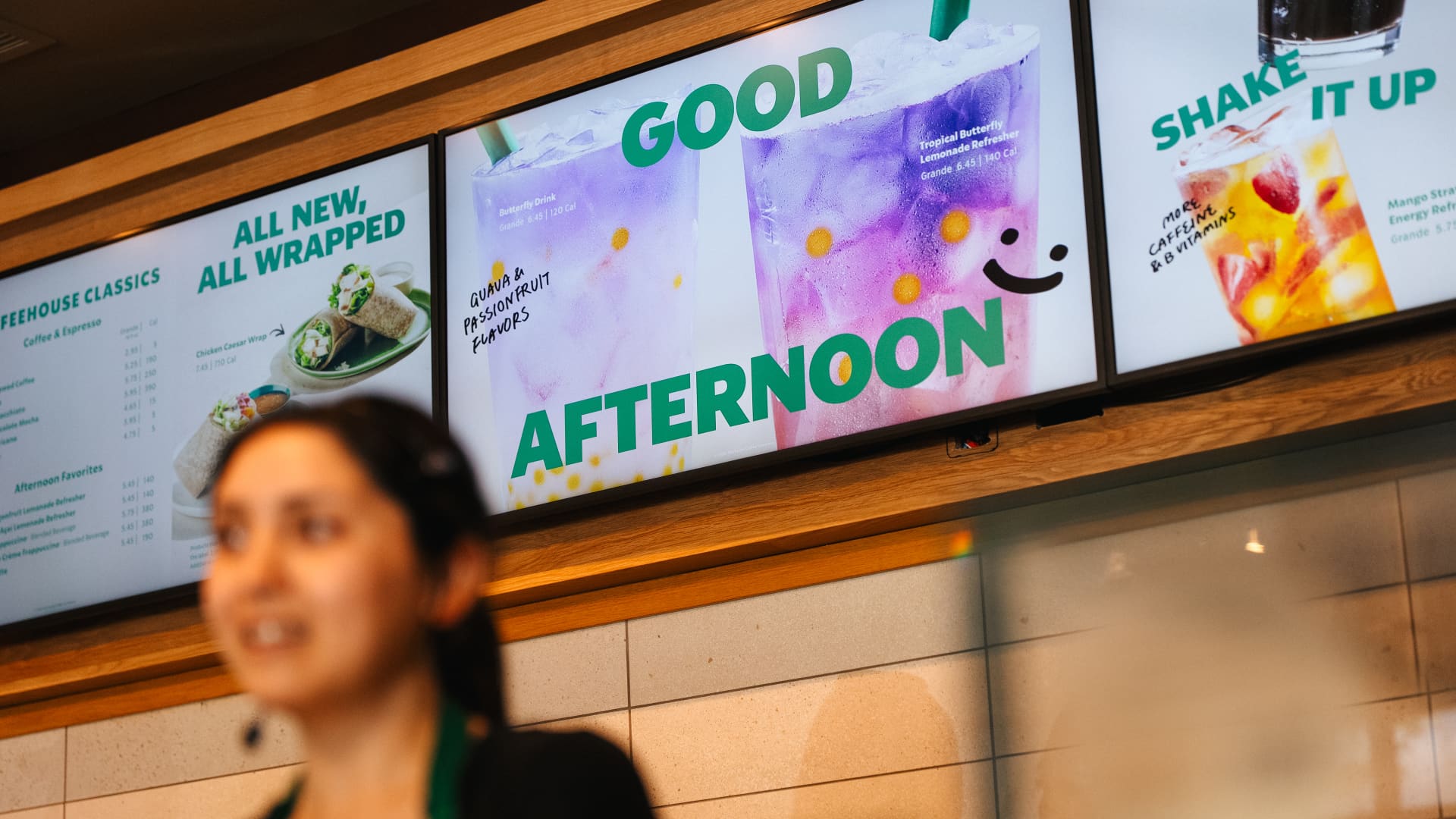 Starbucks says afternoon traffic is rising as turnaround starts to take hold