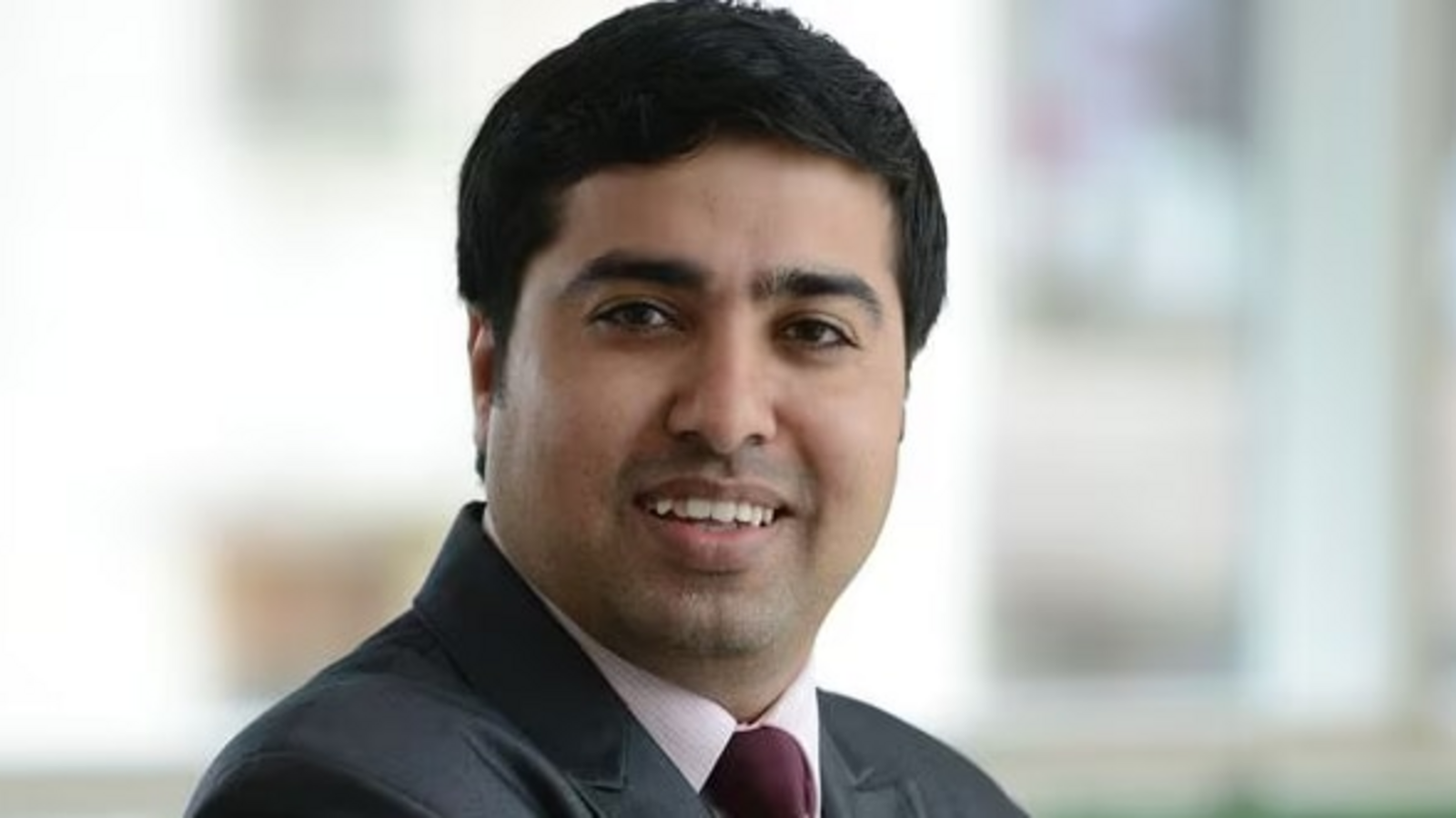 Shares to buy or sell: Chandan Taparia of Motilal Oswal recommends three stocks to buy on Monday
