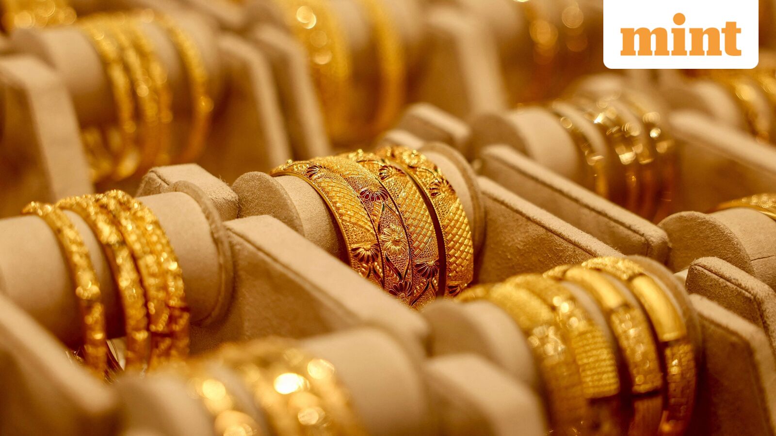 Gold, silver prices trade lower: Can precious metals rebound next week? Key levels to watch