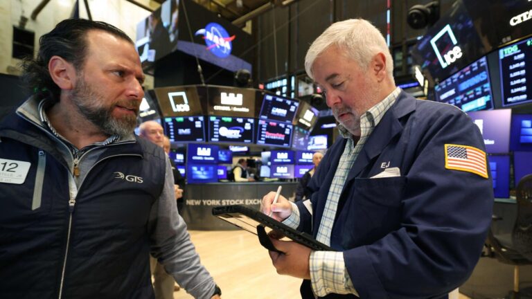 Wall Street surges as oil prices hold steady
