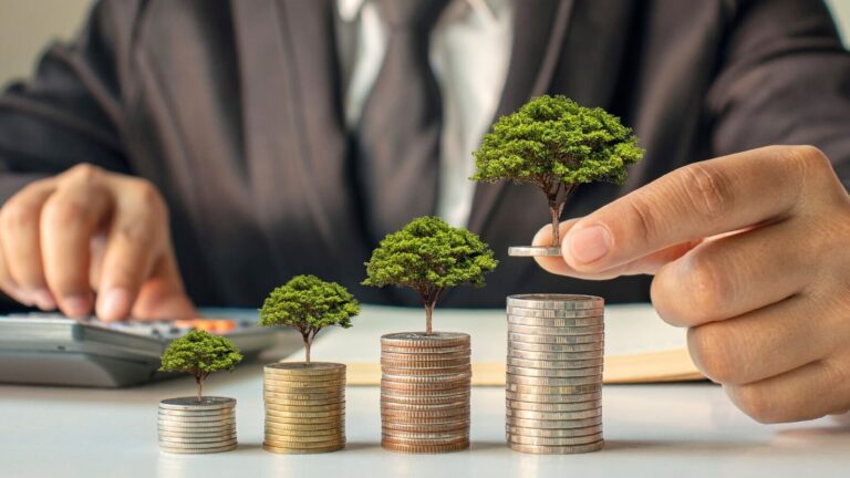 Equity fund inflows fall 5% MoM to  ₹38,440 crore in April; SIP contributions steady at  ₹31,115 crore: AMFI data