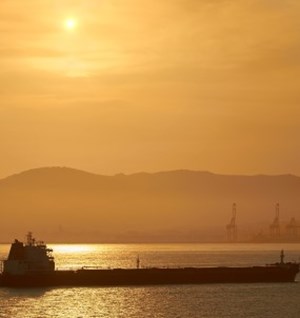Iraqi supertanker turns back near U.S. blockade in Strait of Hormuz
