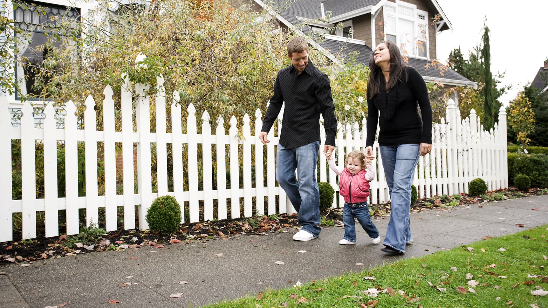 51% of U.S. adults say the American Dream is out of reach for most people right now: CNBC survey