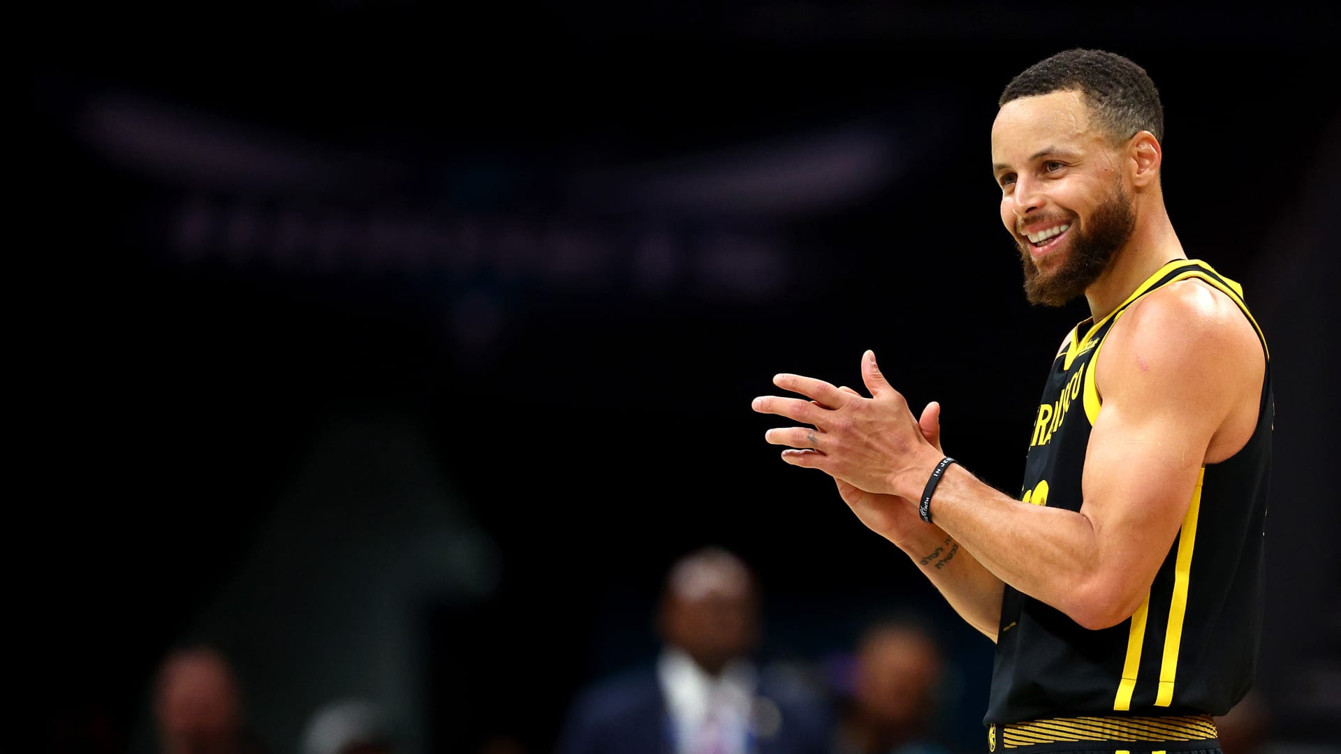 NBA star Stephen Curry signs deal with Chinese sportswear giant Li-Ning