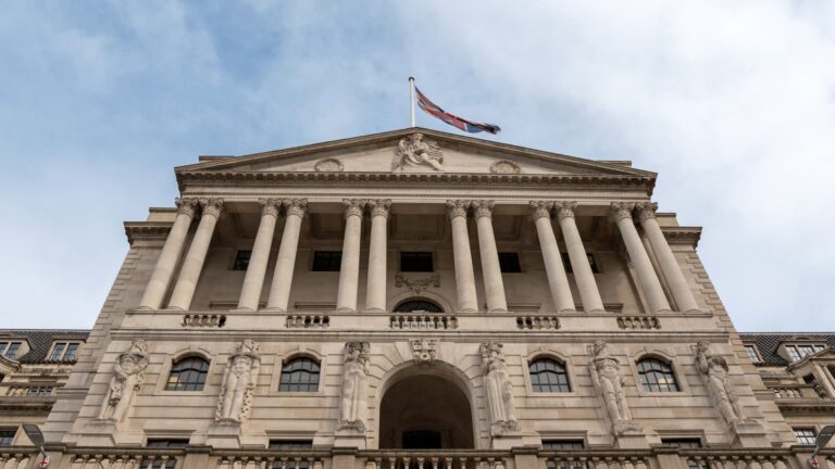 Debt, AI boom and economic fragilities raise global risks, BIS says
