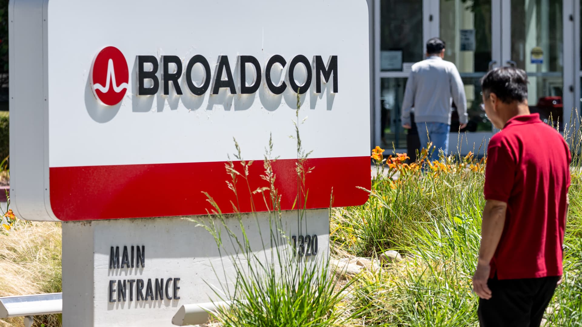 Why we're raising our price target on Broadcom despite its post-earnings sell-off