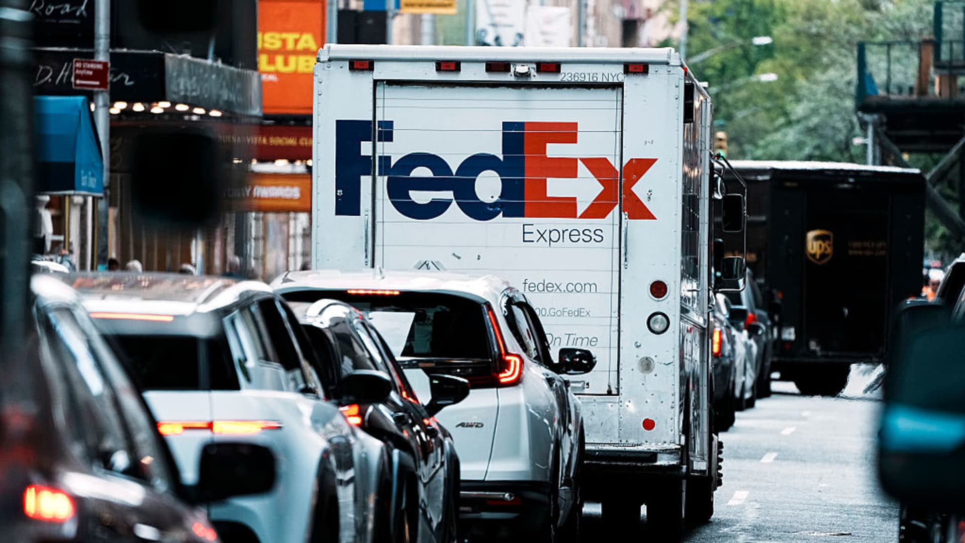 Cramer still likes recently spun FedEx Freight despite the emergence of new rival