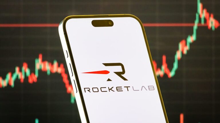 This rocket stock is testing a key level once again. Why Todd Gordon thinks it's a buy