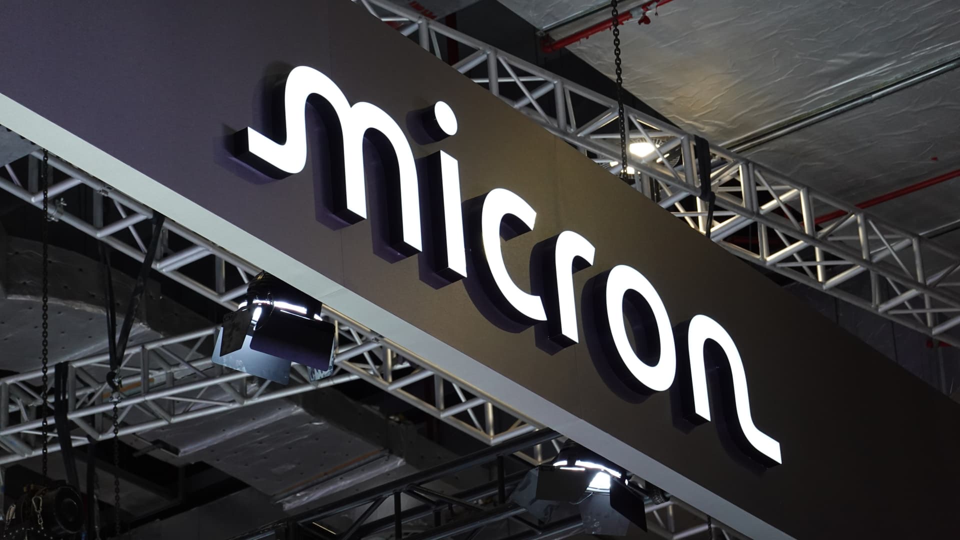 Micron quadruples year-to-date. Wall Street mostly thinks Wednesday's earnings will live up to the hype