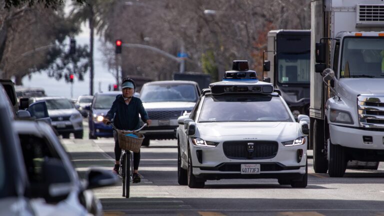 U.S. proposes to drop brake pedal requirements for self-driving vehicles