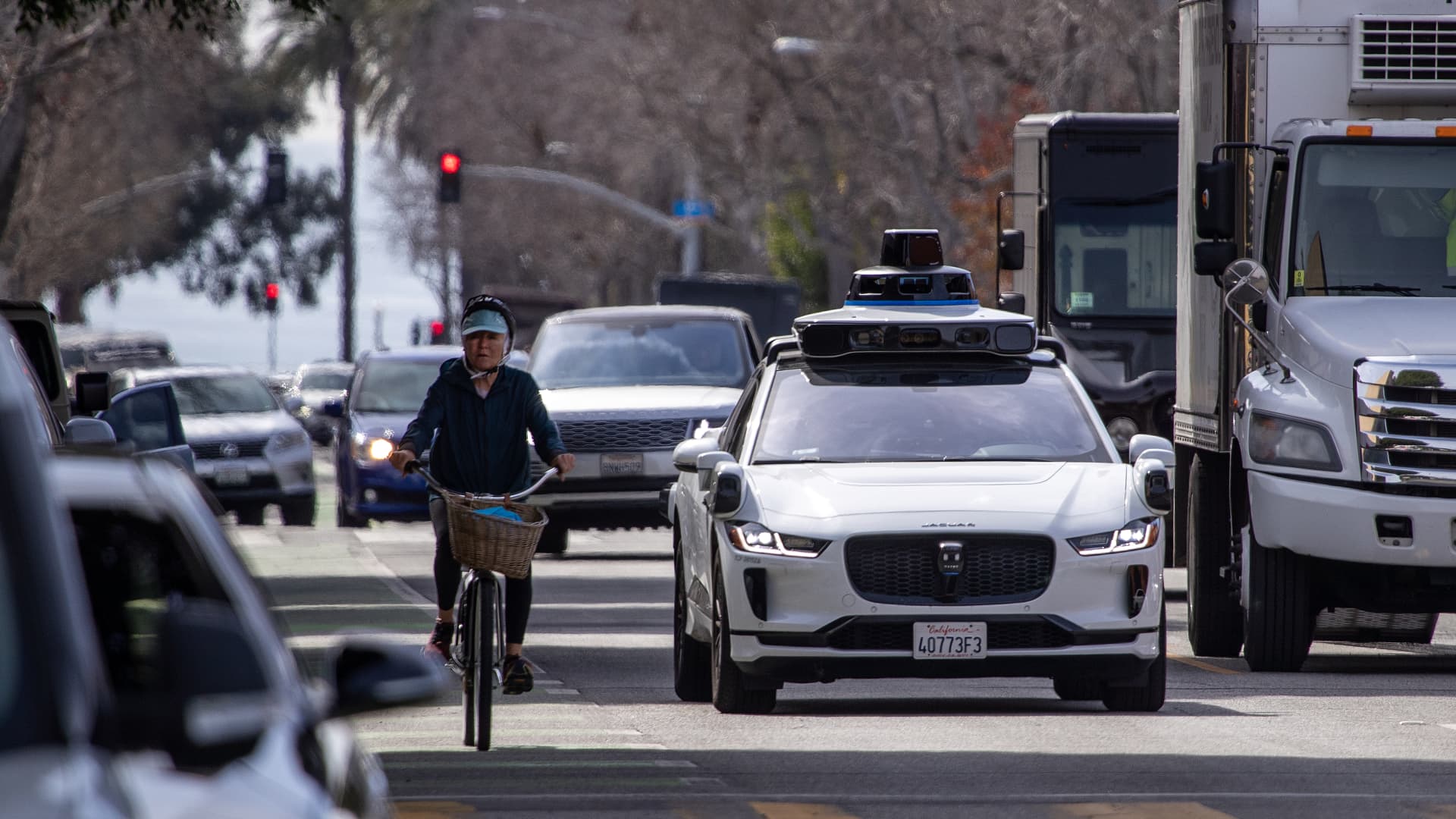 U.S. proposes to drop brake pedal requirements for self-driving vehicles