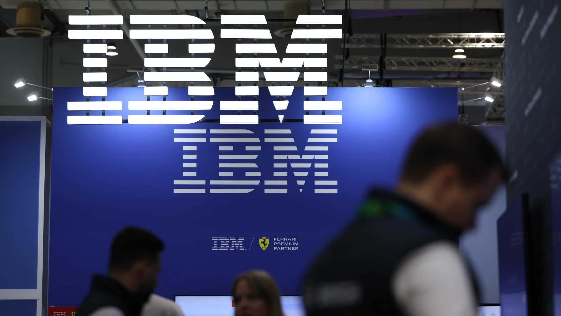 Barclays says IBM is mimicking Nvidia's playbook in quantum market. How the stock could gain 50% 