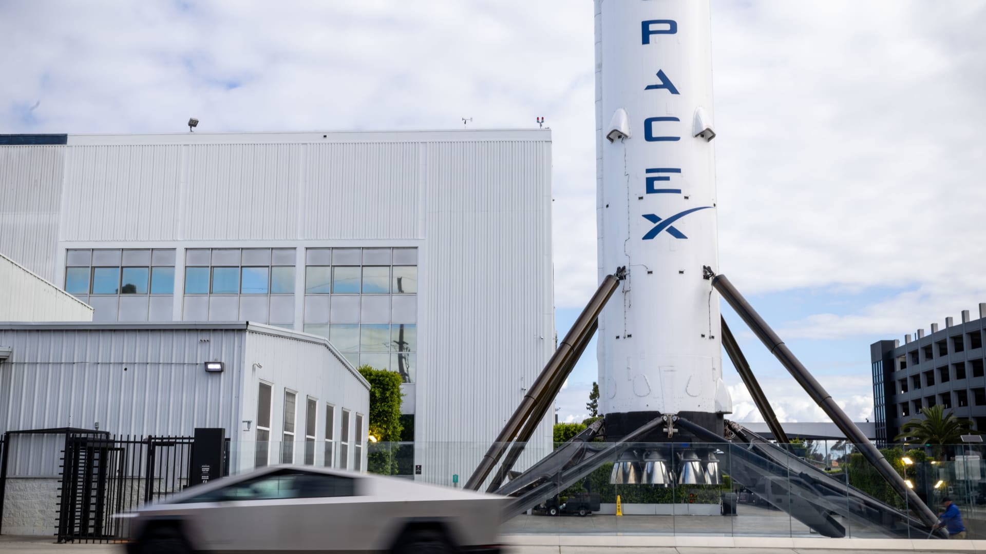 SpaceX primed for double-digit pop on first day, if ‘perps’ trading is any guide