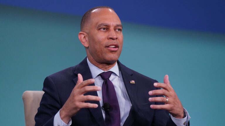 Jeffries: Democrats aren't focused on Trump impeachment 'at this moment'