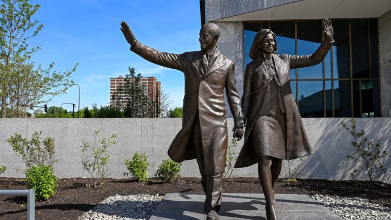 Obama Center launch brings Democratic political glitterati to Chicago ahead of crucial elections