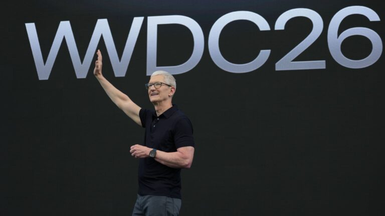 Apple shares reverse lower after big Siri news. Why we're not bothered