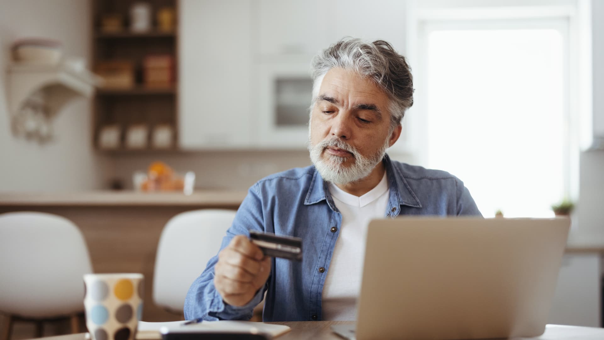 Have credit card debt? You don’t have to sacrifice rewards with these 5 balance transfer cards