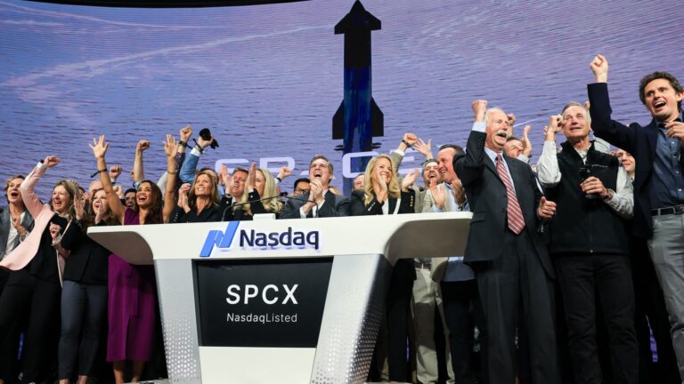 SpaceX's 'out-of-this-world' valuation supported by its rocket launch 'moat,' says Wolfe Research