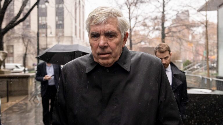 Former star U.S. bond manager Kenneth Leech pleads guilty to obstructing 'cherry-picking' probe