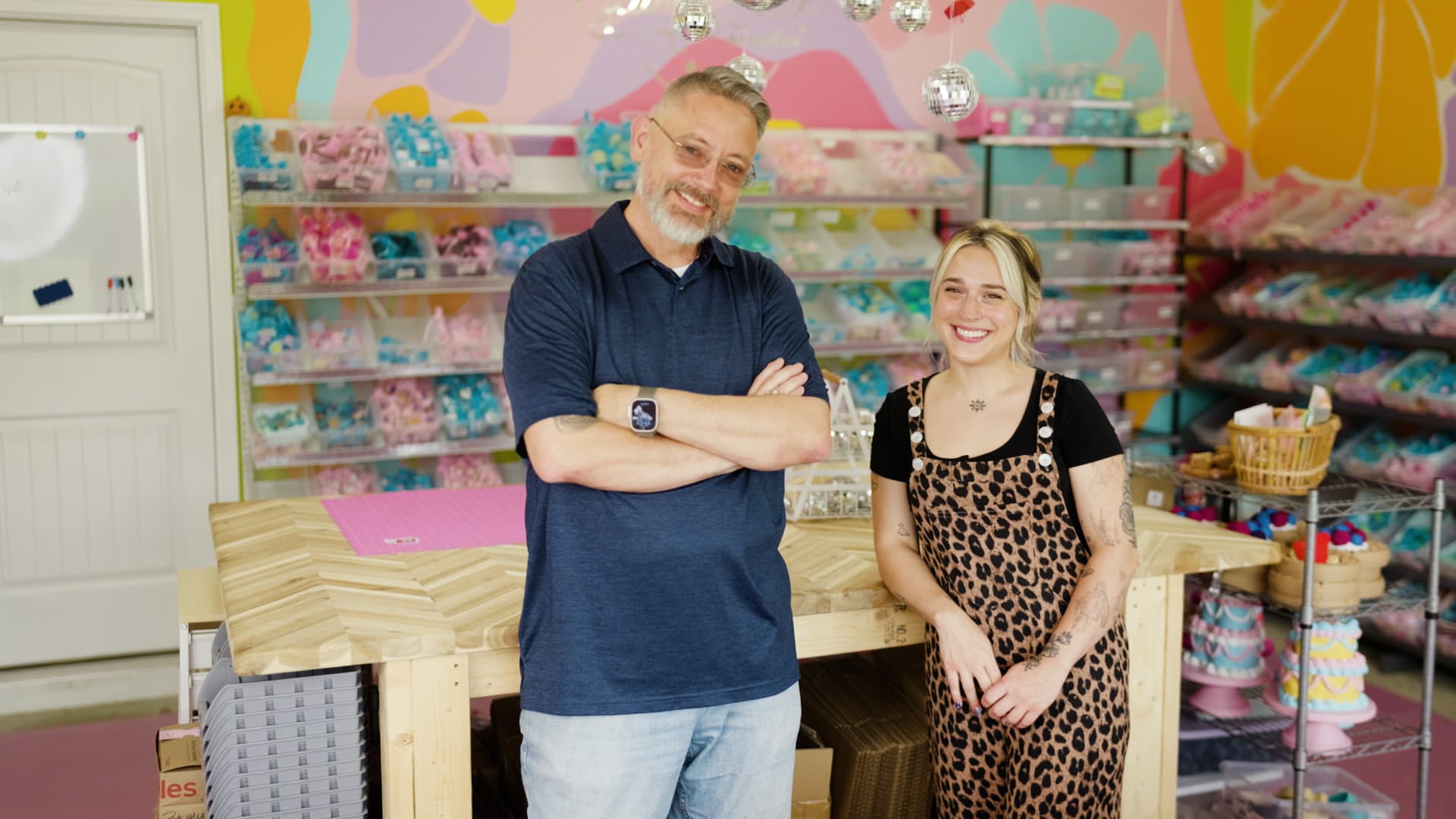 32-year-old quit teaching and built a fidget-toy business with her dad. It brought in $428,000 last year
