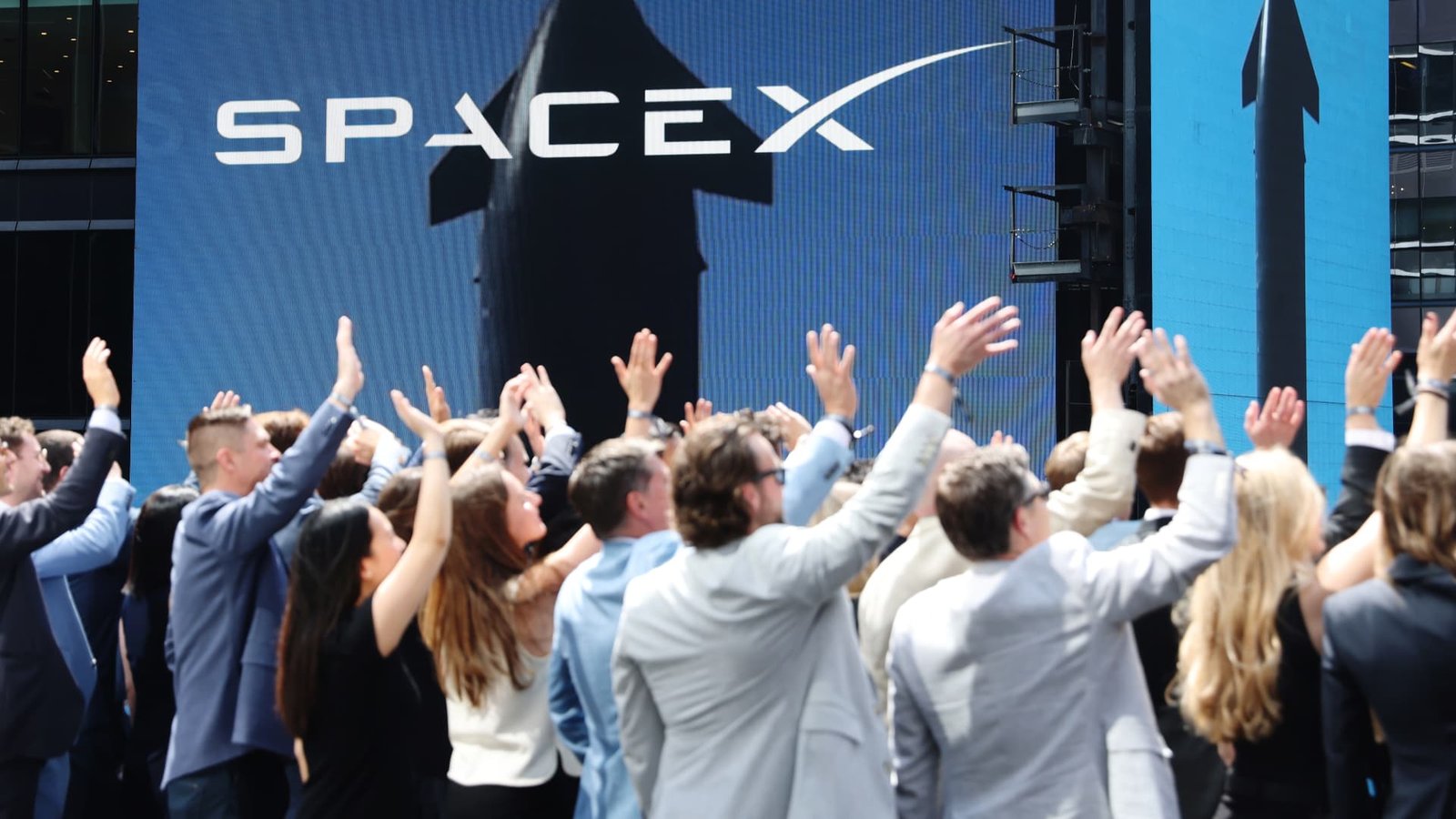 SpaceX gains 11% in premarket trading as momentum builds