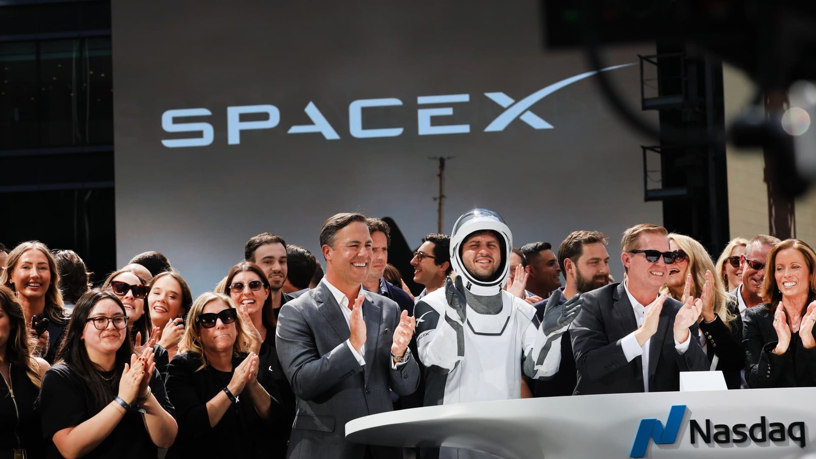 A new analyst is out with coverage on SpaceX. Why KeyBanc thinks the stock could be cut in half