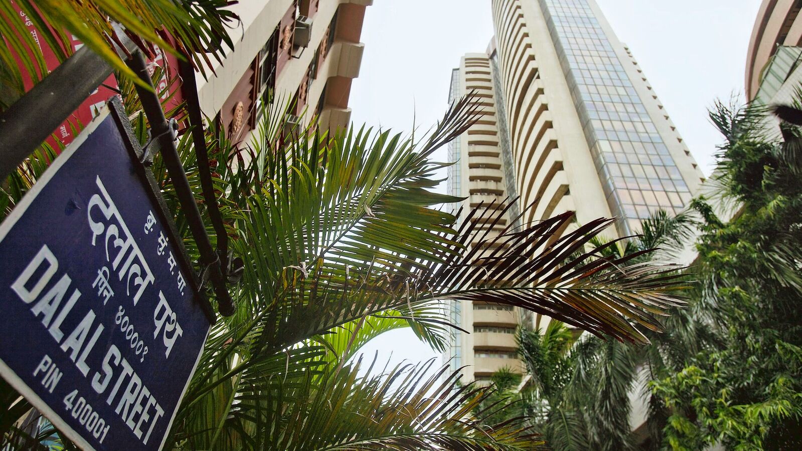 Top Gainers &amp; Losers on June 4: Physicswallah, Anant Raj, Force Motors, Hitachi Energy, Voltas among top gainers