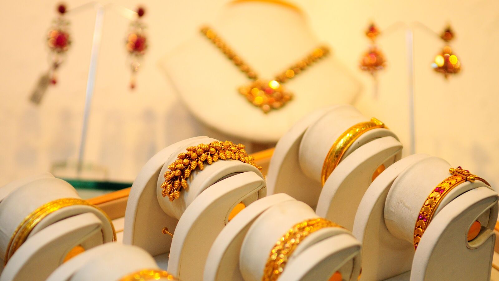 Gold rate today: MCX gold price rises above  ₹1.59 lakh per 10 grams, silver gains amid US-Iran peace deal hopes