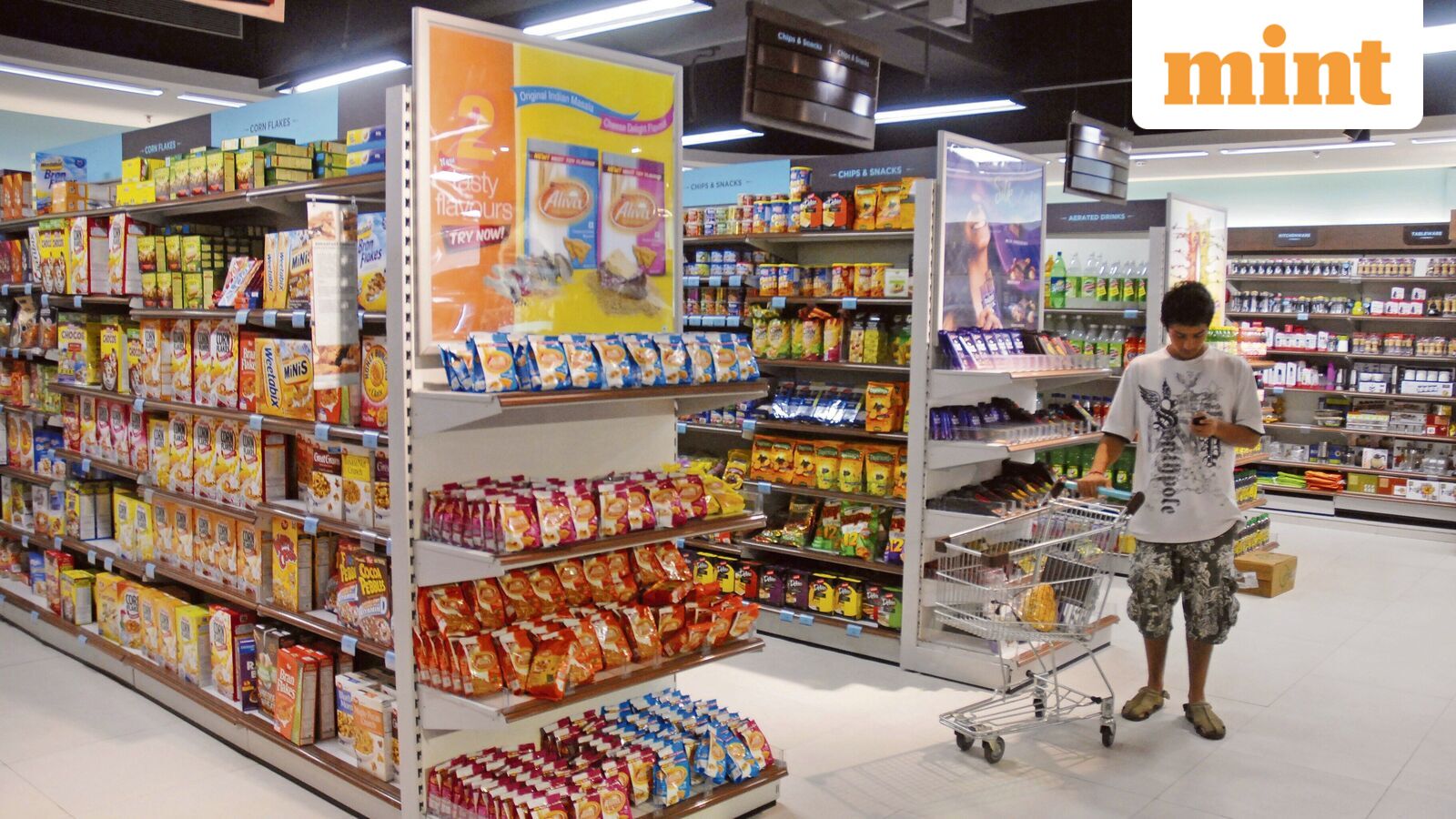 Is ITC stock nearing the end of a 21-month correction? Bajaj Broking sees a 14% rally in 6 months