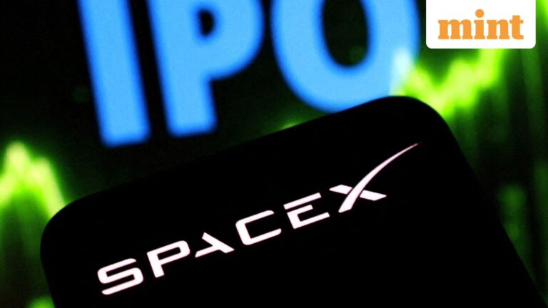 SpaceX shares jump over 9% as record IPO gains extend into second day