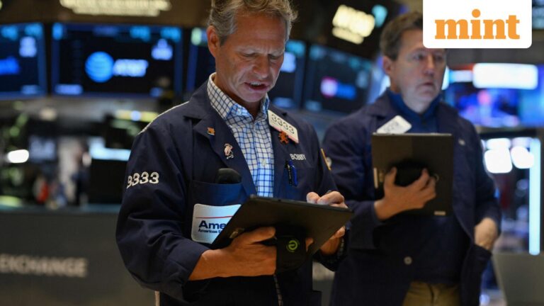 US stock market today: S&amp;P 500, Nasdaq futures jump up to 1% as chip stocks rebound; oil prices retreat