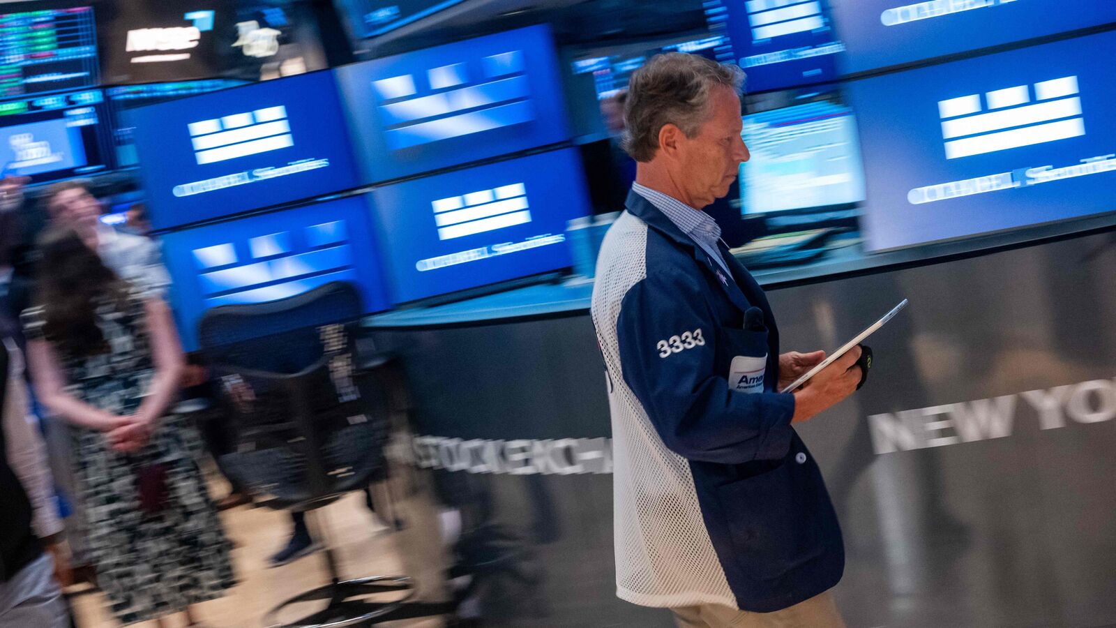 Wall Street stocks mostly fall as Middle East uncertainty looms, SpaceX debut in focus