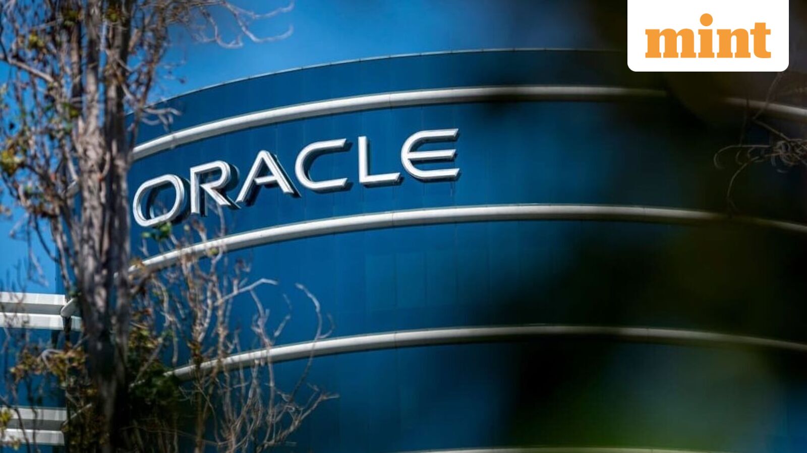 Oracle shares plunge 13% to 4-week low as AI-driven spending plans spook investors