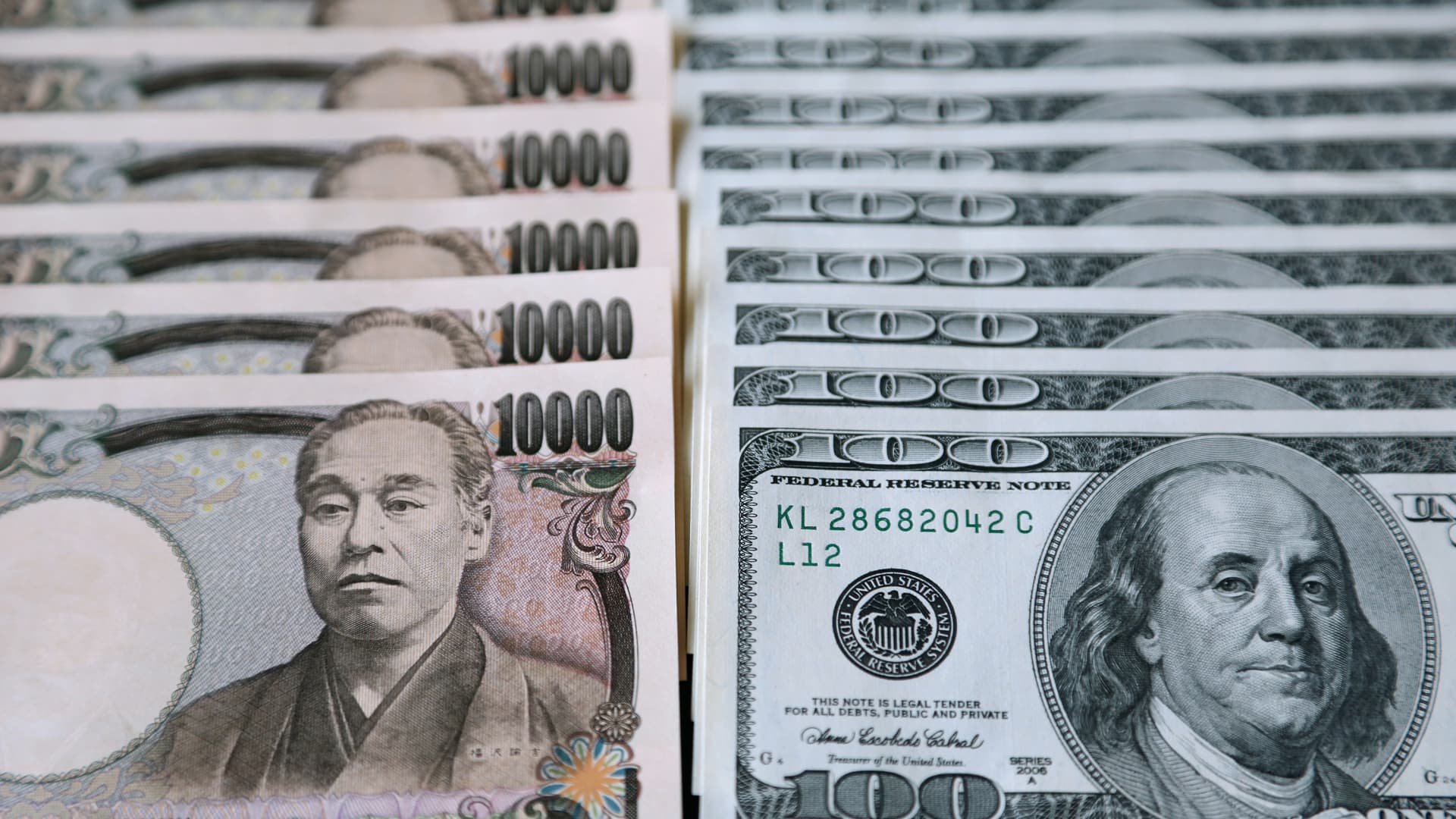 Dollar heads for weekly drop as jobs data dims Fed hike bets