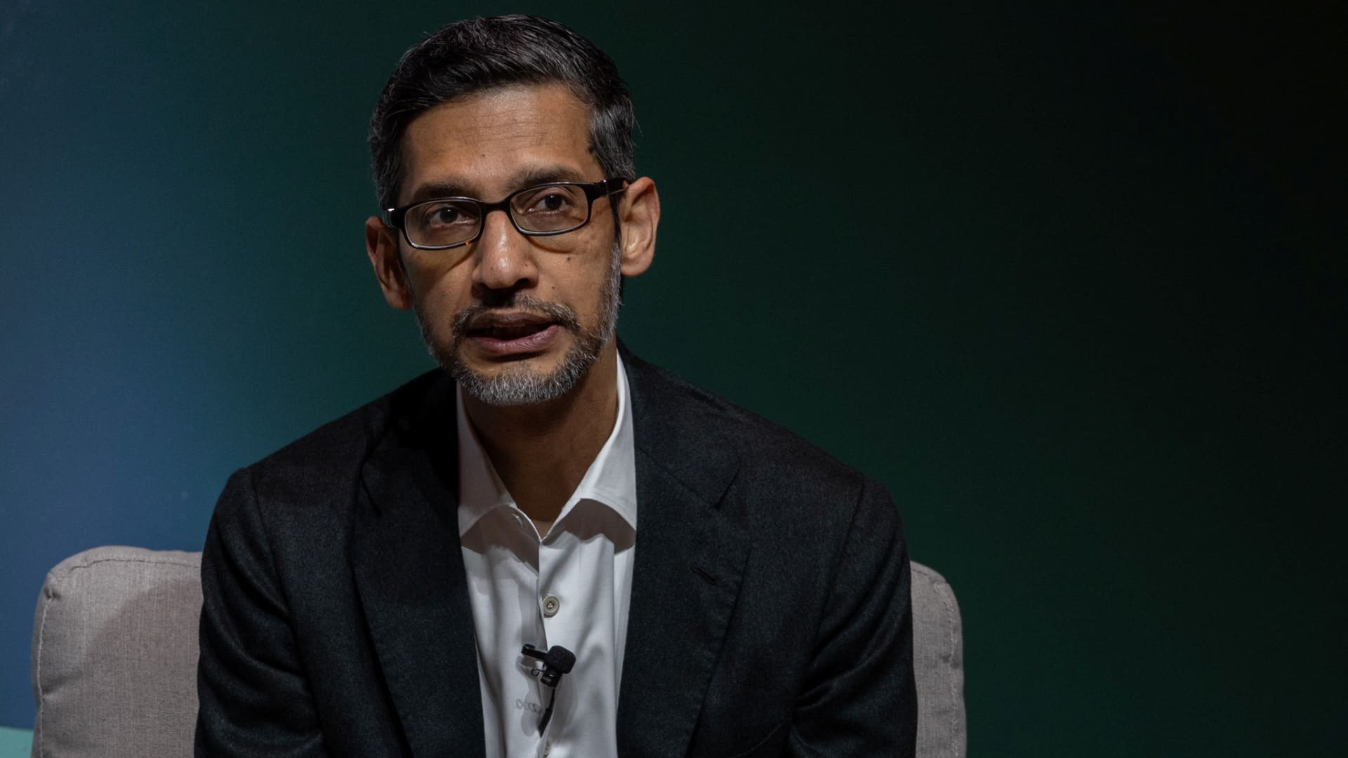 Alphabet's decline happening at crucial time for stock, raises stakes for next megacap earnings