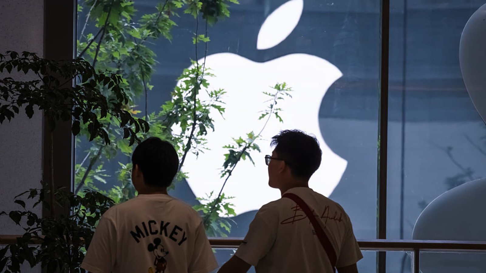 Apple's China breakthrough on AI provides another tailwind for its stock
