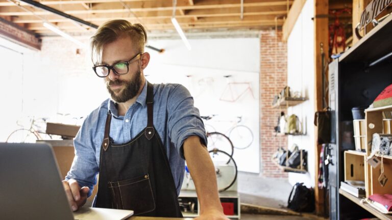 Best business insurance for online startups and e-commerce stores