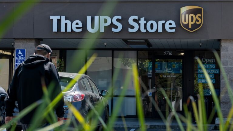 A turnaround is unfolding for this beat-up shipping stock, charts show