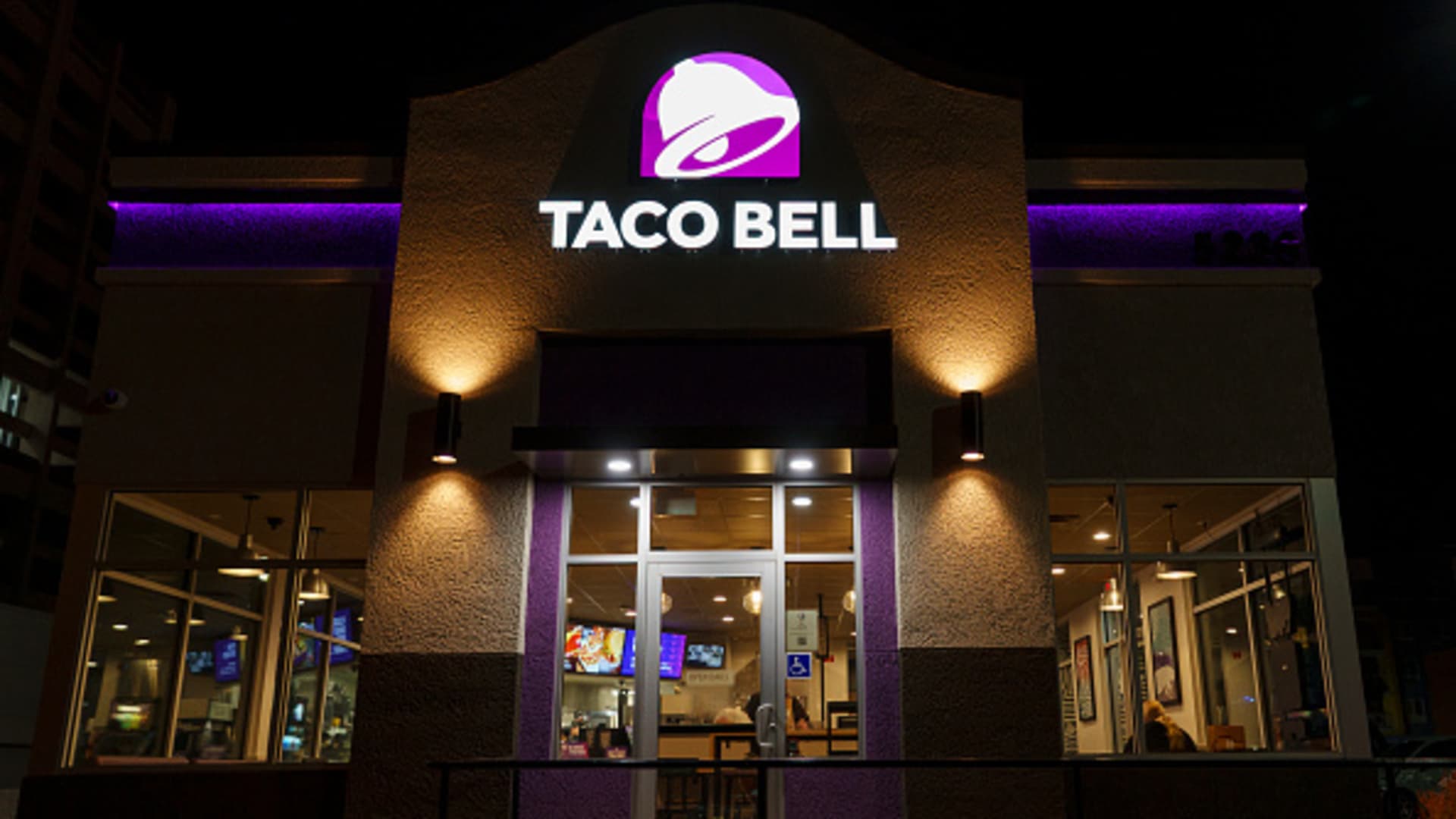 Lettuce at Taco Bell in five states confirmed as source of a diarrhea-causing parasite outbreak