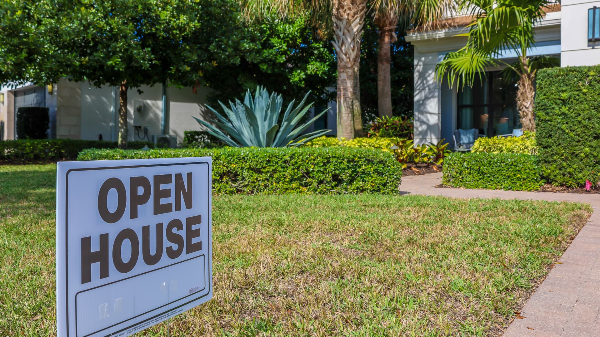 Far more real estate agents now report seeing a balanced market, CNBC Housing Market Survey finds