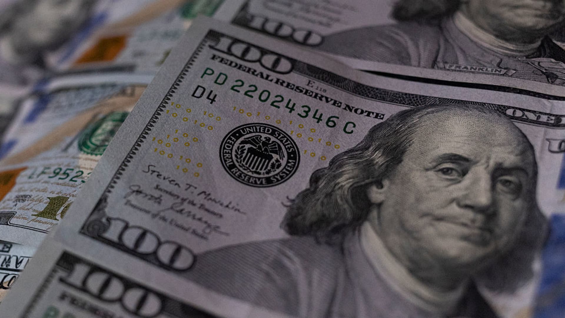 The dollar looks ready to break higher. Here's why Wall Street is turning bullish