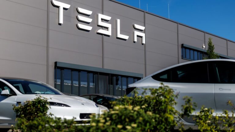 Buy the dip case for Tesla diminishes due to stagnating fundamentals
