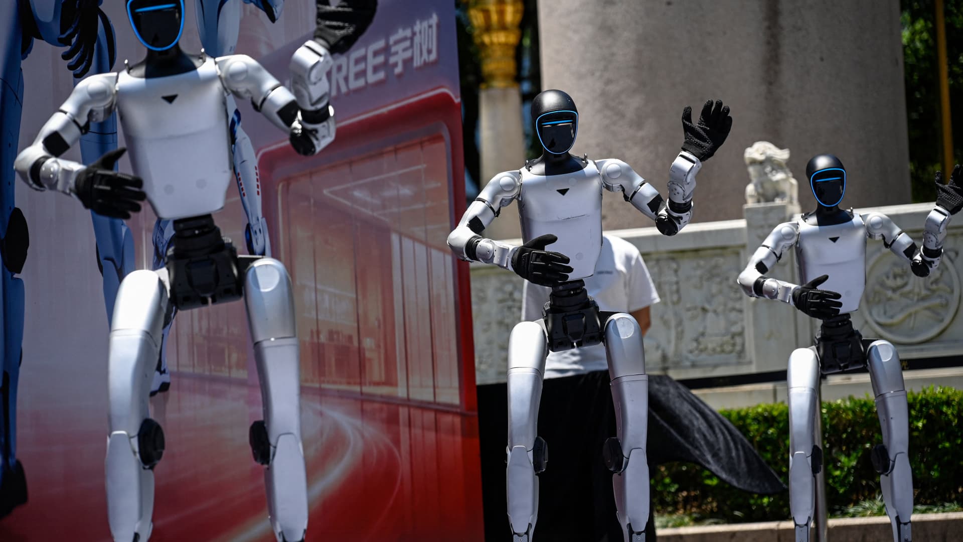 Trump administration to ban new Chinese robots and inverters, protecting U.S. AI
