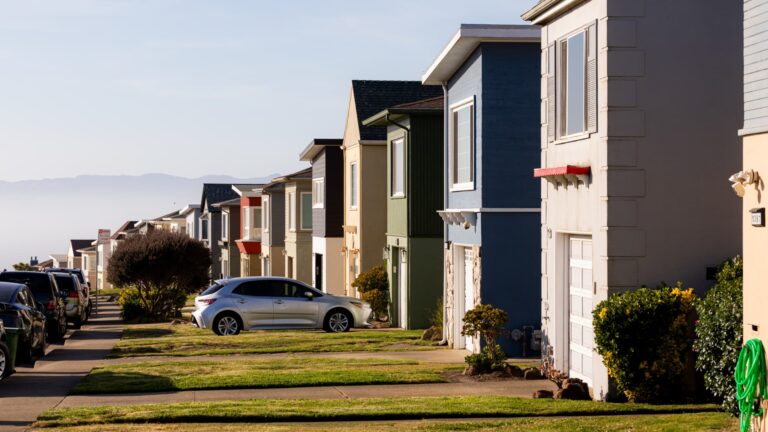 Demand for riskier mortgages drops, as their advantages shrink