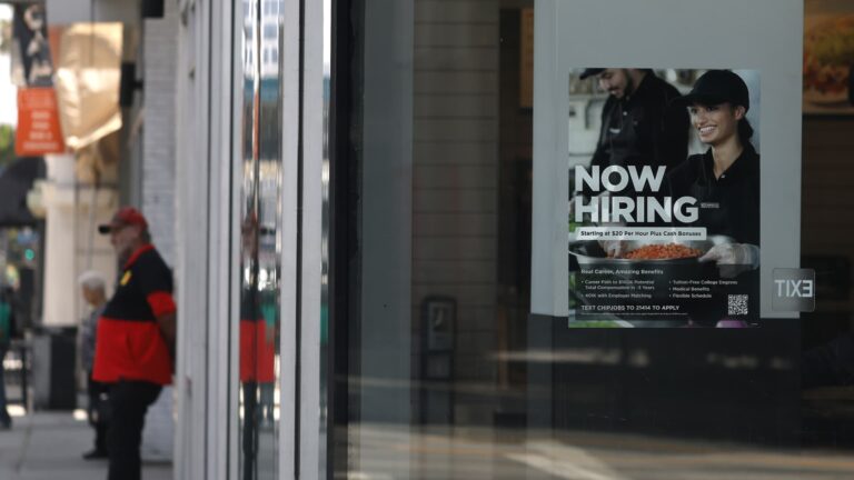 Job seekers giving up: Labor force participation rate falls to lowest in 50 years, outside of Covid era